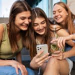 Sohbetin İnsanları Birbirine Yaklaştıran Sihirli Tadı Sohbetin İnsanları Birbirine Yaklaştıran Sihirli Tadı