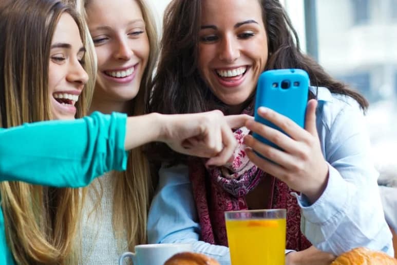 Rüya Tadında Sohbet: Kalpten Kalbe Açılan Sıcak Bir Yolculuk Rüya Tadında Sohbet: Kalpten Kalbe Açılan Sıcak Bir Yolculuk