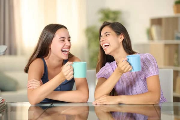 Komik, Eğlenceli ve Neşeli Sohbetle Gülümseyen Anlar